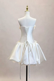 Light Champagne A-line Sweetheart Neck Satin Short Homecoming Dress

