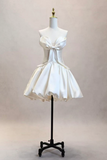 Light Champagne A-line Sweetheart Neck Satin Short Homecoming Dress
